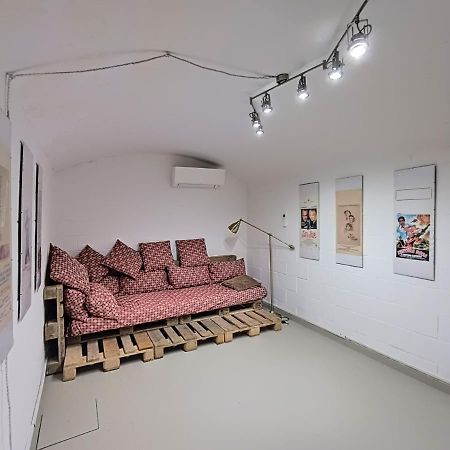 Game House In The Center Apartment Милано Екстериор снимка