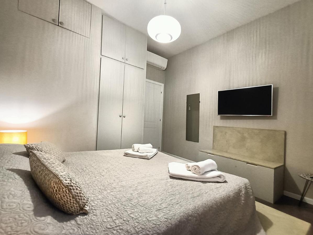 Game House In The Center Apartment Милано Екстериор снимка