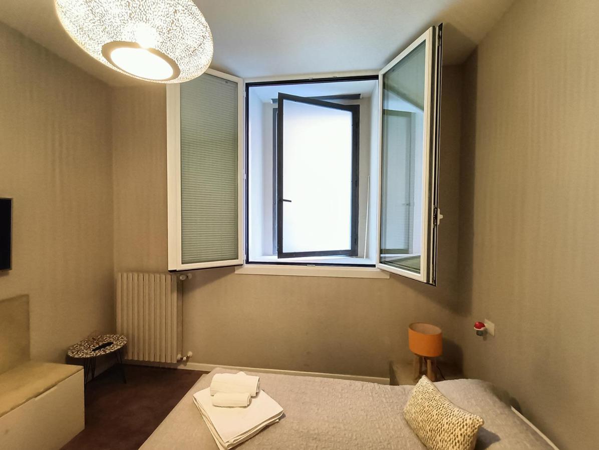 Game House In The Center Apartment Милано Екстериор снимка