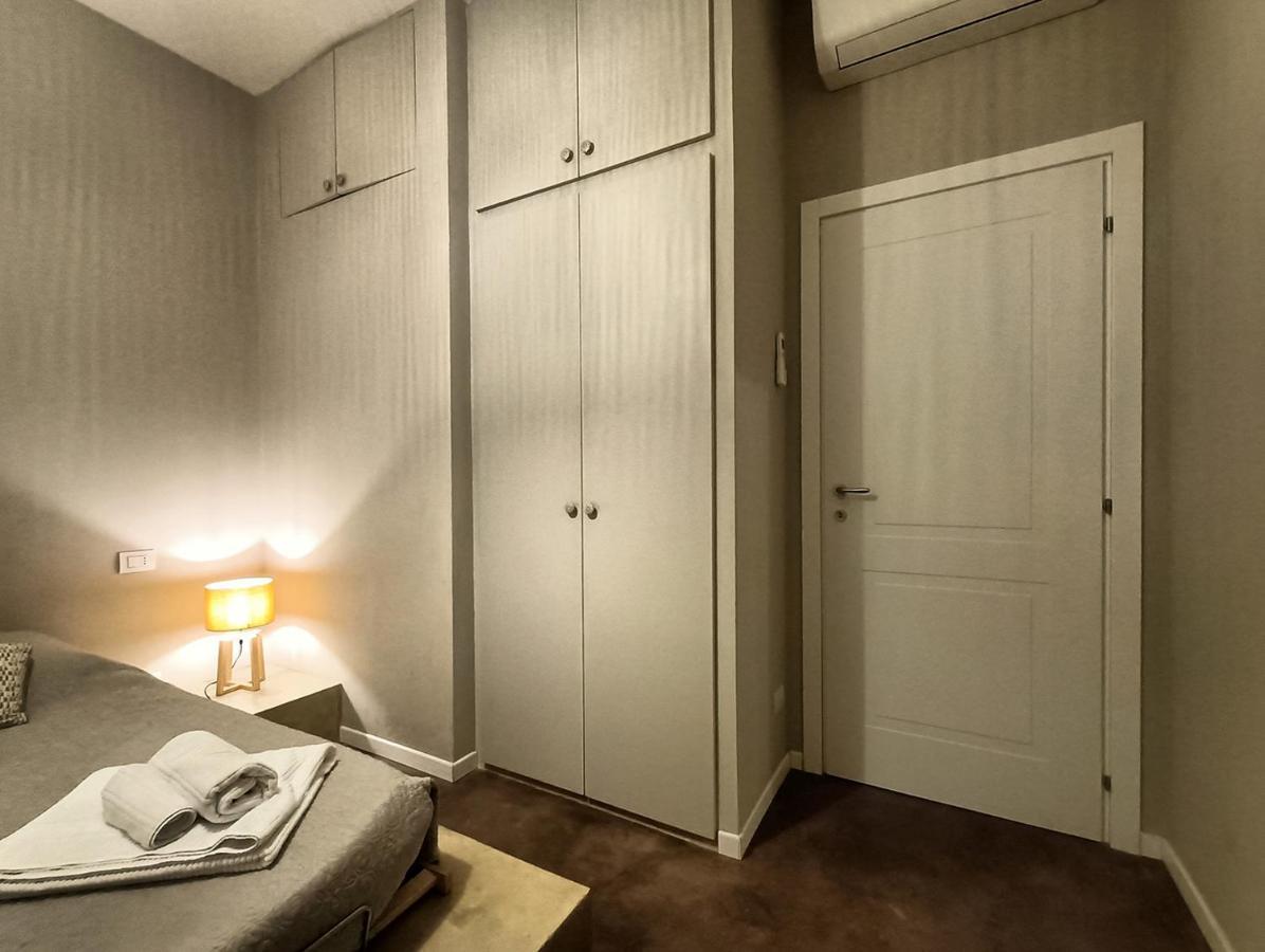 Game House In The Center Apartment Милано Екстериор снимка