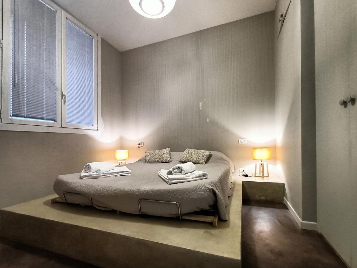 Game House In The Center Apartment Милано Екстериор снимка