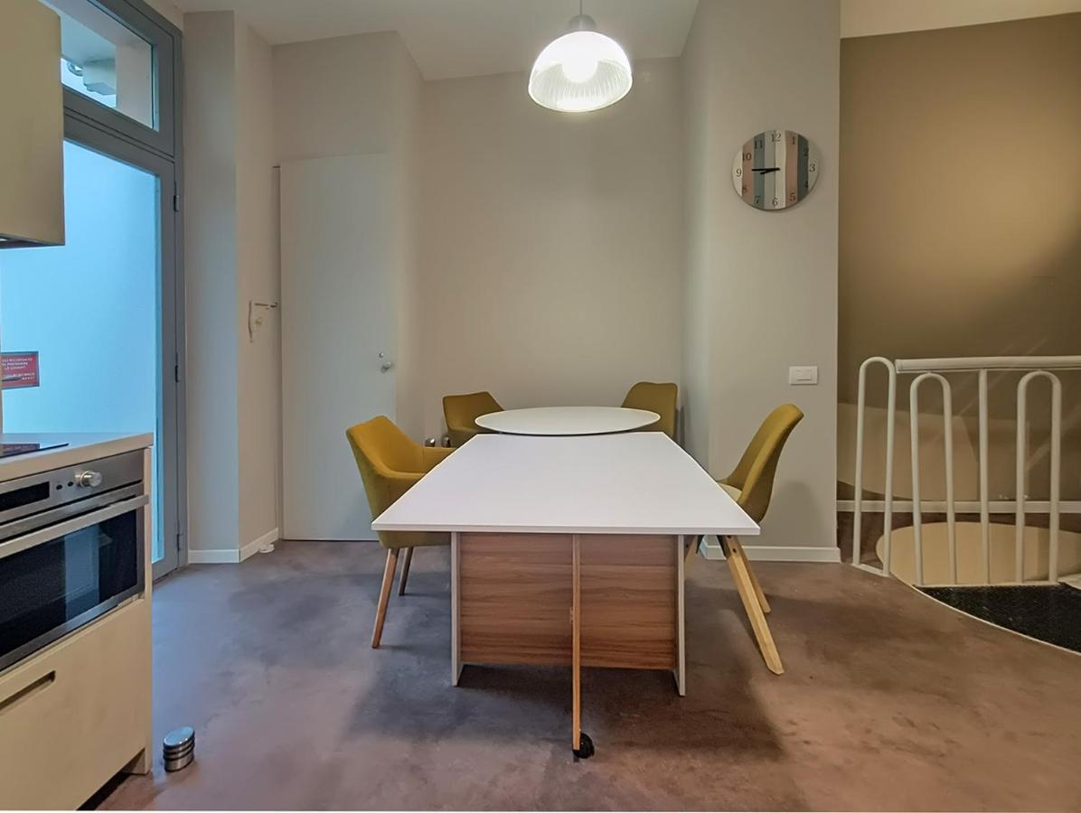 Game House In The Center Apartment Милано Екстериор снимка