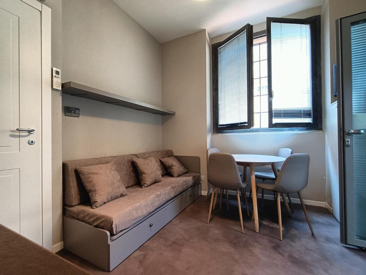 Game House In The Center Apartment Милано Екстериор снимка
