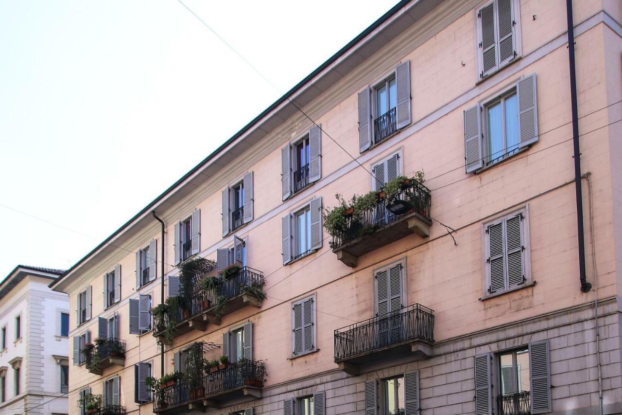 Game House In The Center Apartment Милано Екстериор снимка
